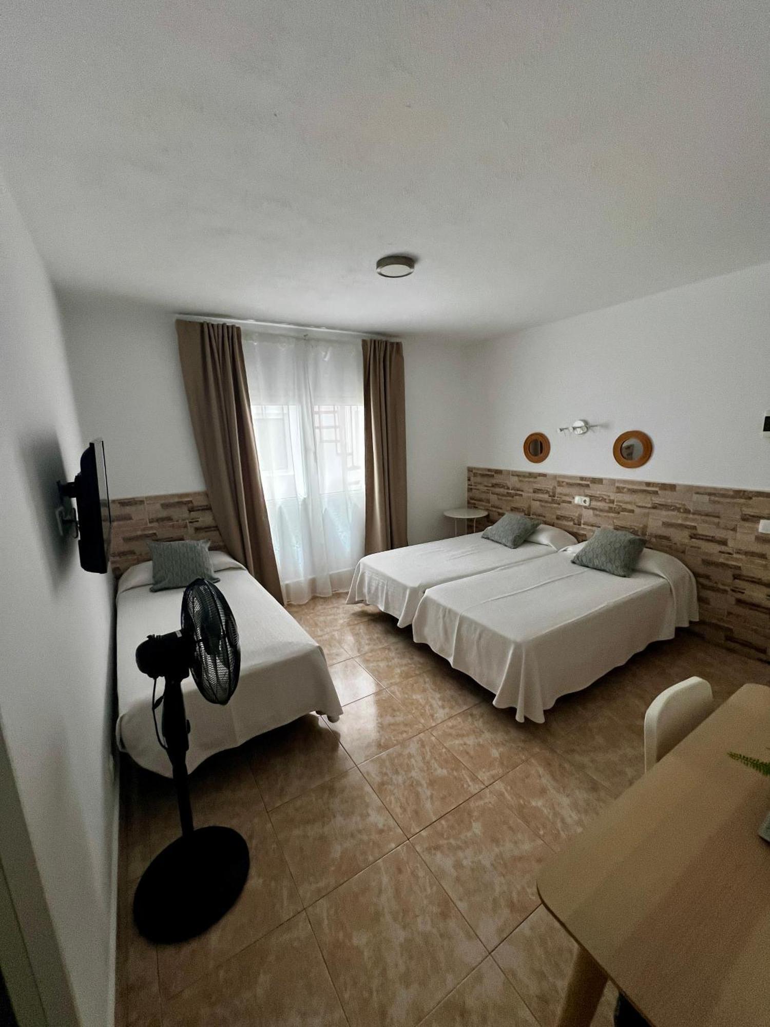 Hostal Residencia Cardona Arrecife  Extérieur photo