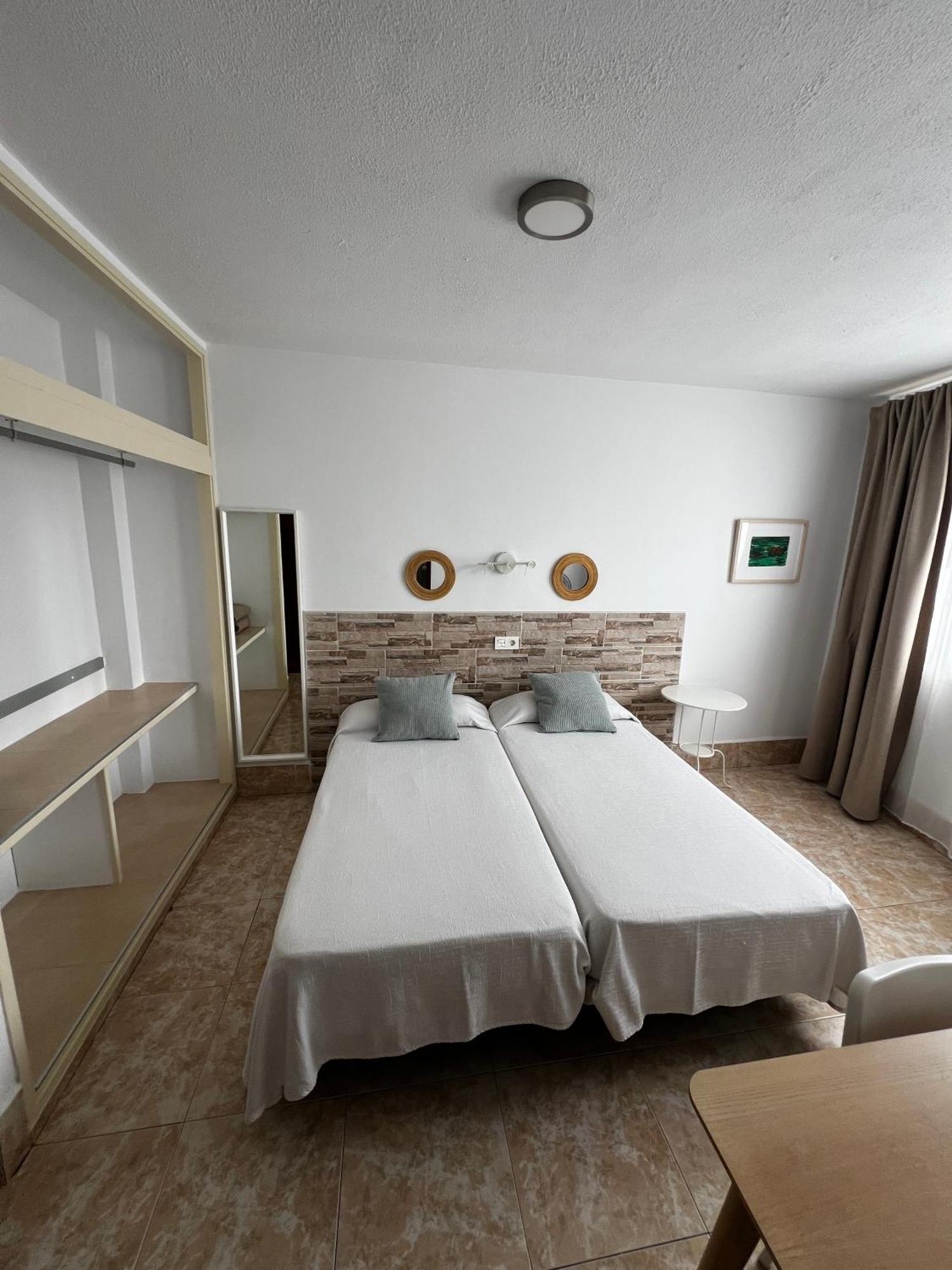 Hostal Residencia Cardona Arrecife  Extérieur photo