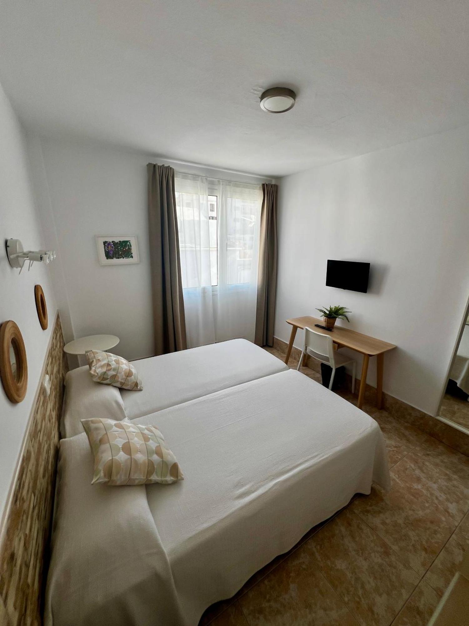 Hostal Residencia Cardona Arrecife  Extérieur photo