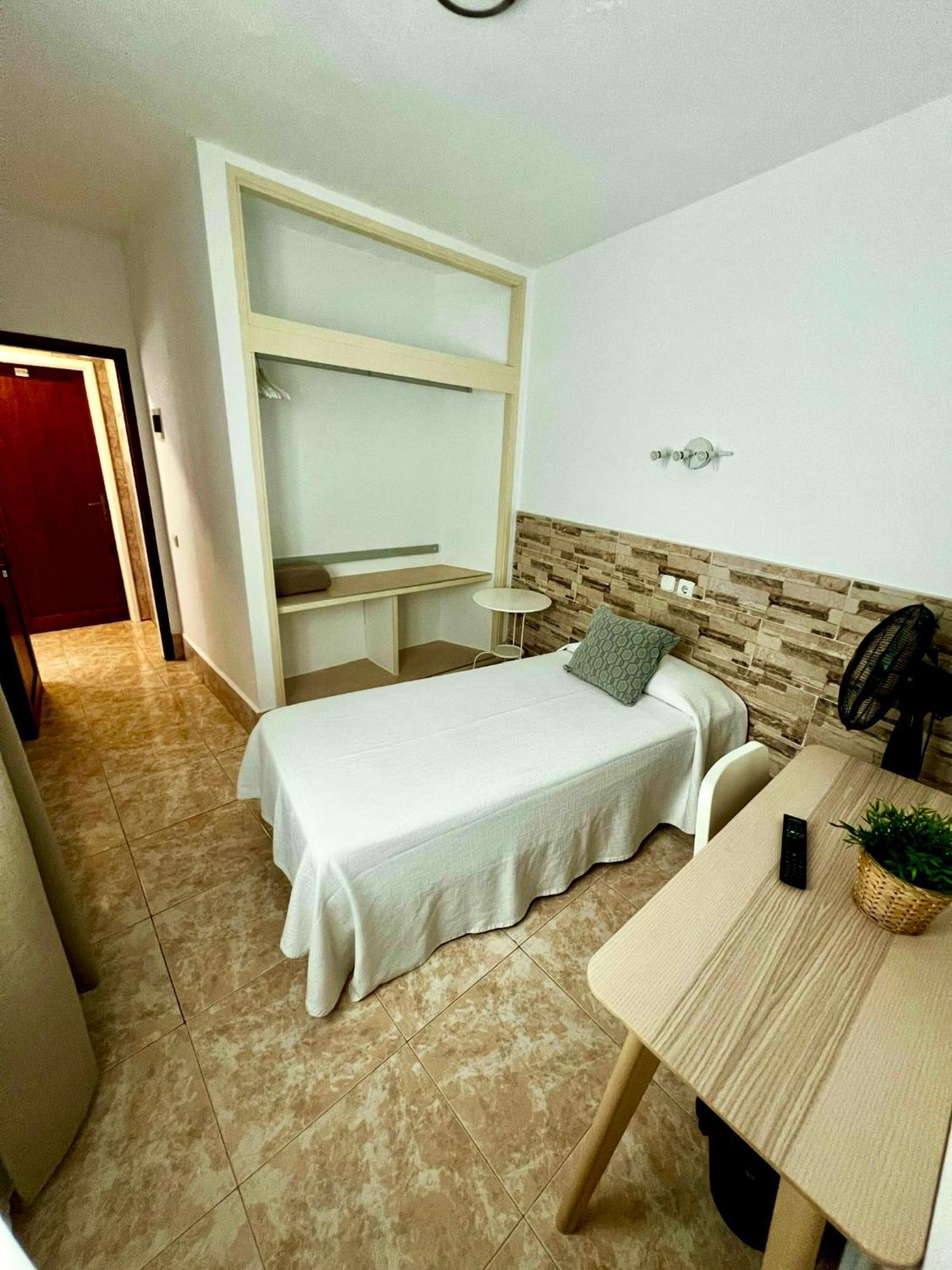 Hostal Residencia Cardona Arrecife  Extérieur photo